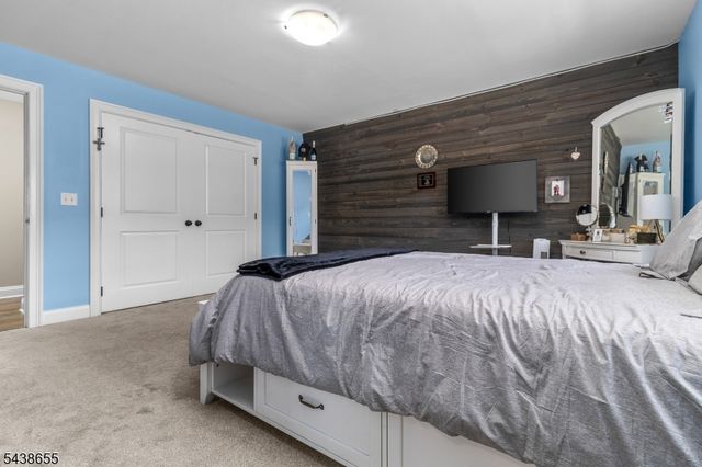 1 Thames Ln, Raritan Twp., NJ 08822