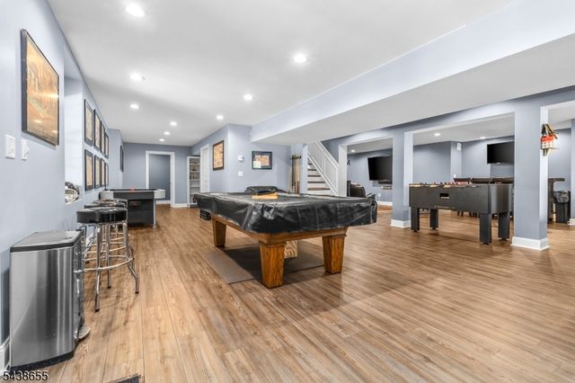 1 Thames Ln, Raritan Twp., NJ 08822