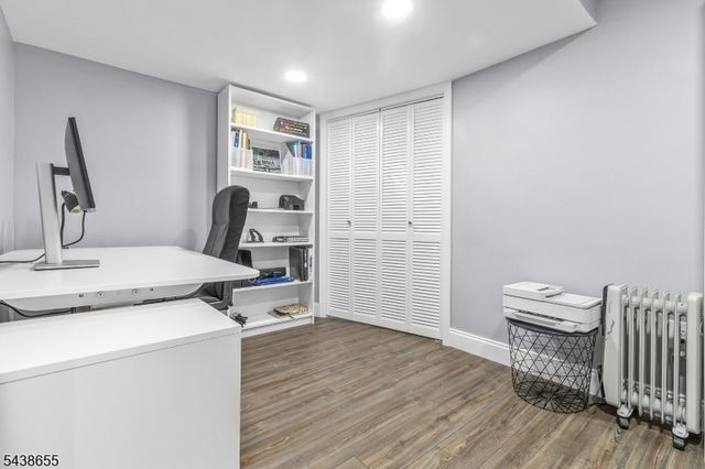 1 Thames Ln, Raritan Twp., NJ 08822