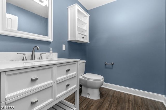 1 Thames Ln, Raritan Twp., NJ 08822