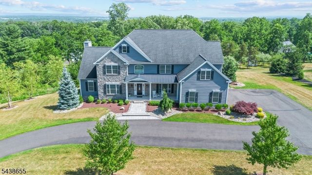 1 Thames Ln, Raritan Twp., NJ 08822