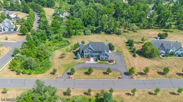 1 Thames Ln, Raritan Twp., NJ 08822