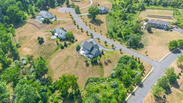 1 Thames Ln, Raritan Twp., NJ 08822