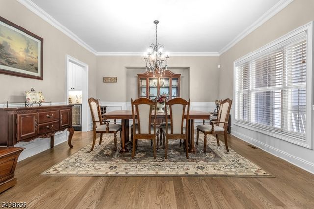 1 Thames Ln, Raritan Twp., NJ 08822