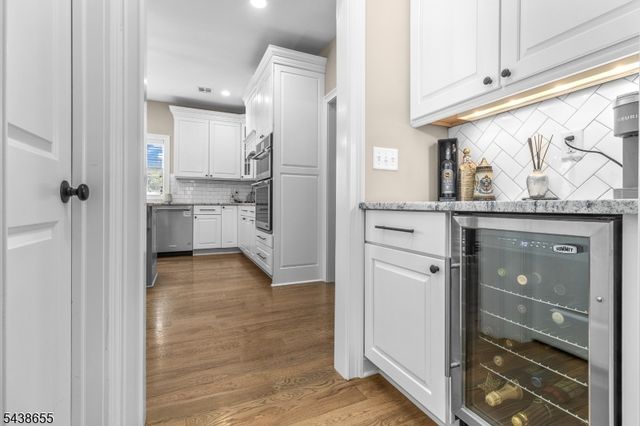 1 Thames Ln, Raritan Twp., NJ 08822