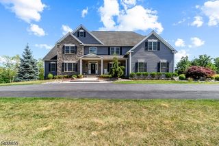 1 Thames Ln, Raritan Twp., NJ 08822