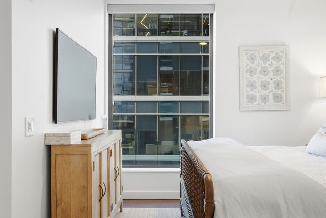 1212 Demonbreun St Apt 1402, Nashville, TN 37203