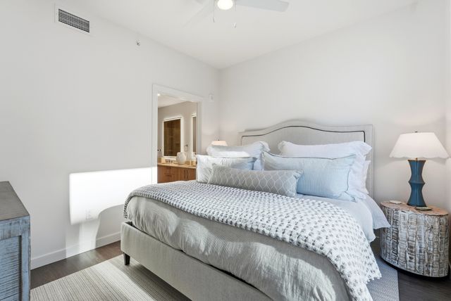 1212 Demonbreun St Apt 1402, Nashville, TN 37203