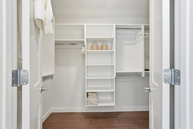 1212 Demonbreun St Apt 1402, Nashville, TN 37203