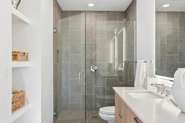 1212 Demonbreun St Apt 1402, Nashville, TN 37203