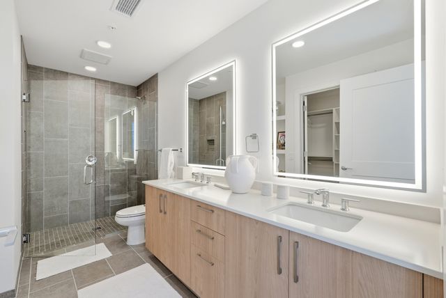 1212 Demonbreun St Apt 1402, Nashville, TN 37203