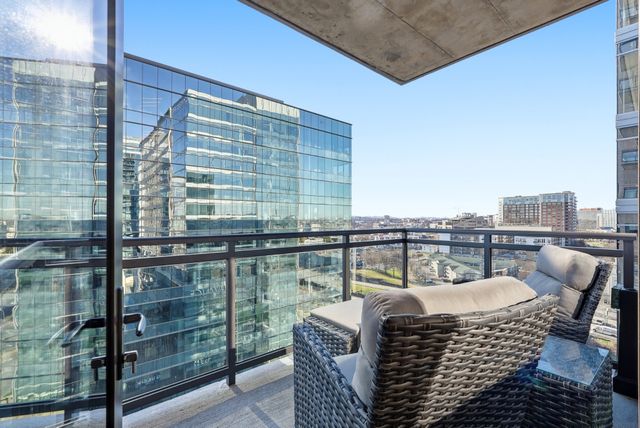 1212 Demonbreun St Apt 1402, Nashville, TN 37203