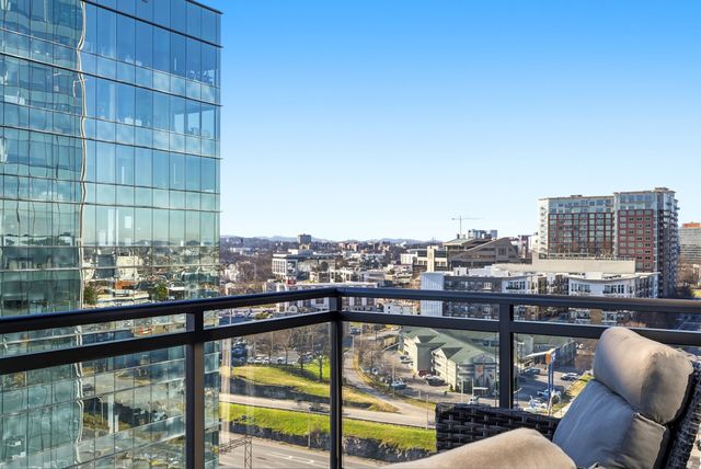 1212 Demonbreun St Apt 1402, Nashville, TN 37203