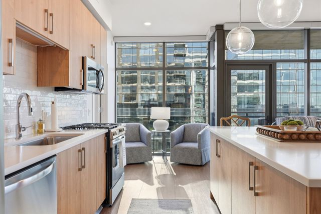 1212 Demonbreun St Apt 1402, Nashville, TN 37203