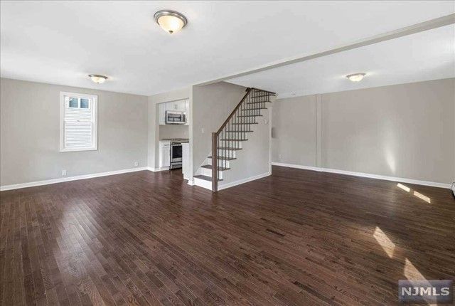 9 Cleary Place, Fairfield, NJ 07004