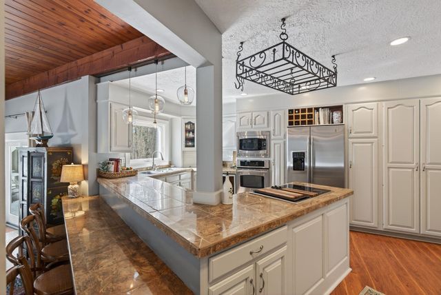 188 Kensington Road, Hampton Falls, NH 03844