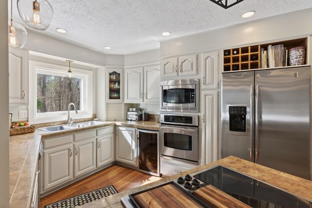 188 Kensington Road, Hampton Falls, NH 03844