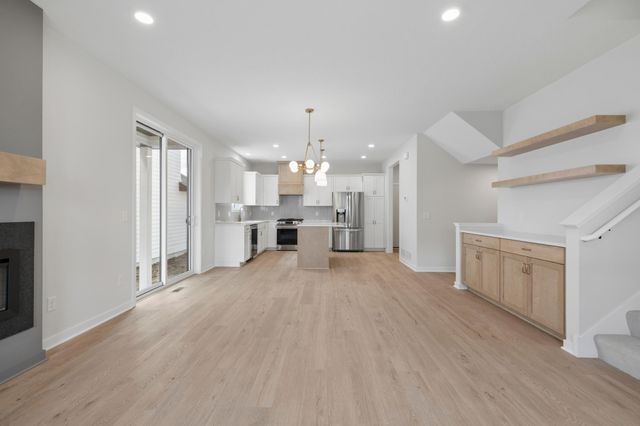 16905 Draft Horse Boulevard, Lakeville, MN 55044