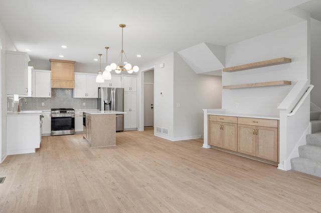 16905 Draft Horse Boulevard, Lakeville, MN 55044