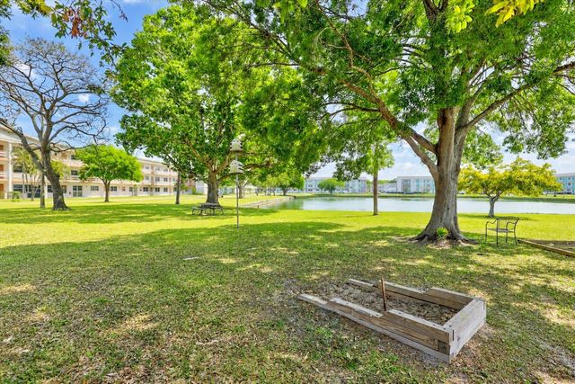 5945 21ST STREET N 3, St Petersburg, FL 33714