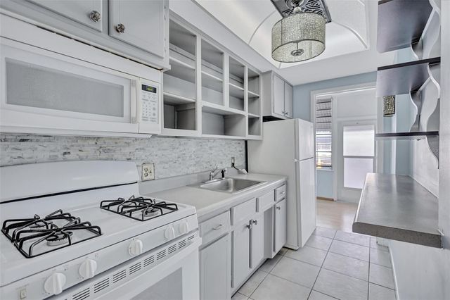5945 21ST STREET N 3, St Petersburg, FL 33714