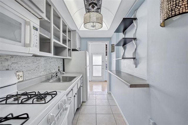 5945 21ST STREET N 3, St Petersburg, FL 33714