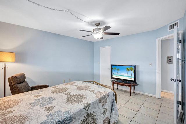 5945 21ST STREET N 3, St Petersburg, FL 33714