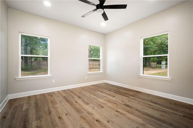 9324 Lawshe Avenue, Creola, AL 36525