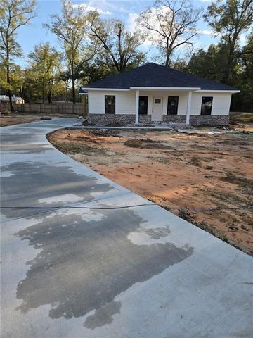 9322 Lawshe Avenue, Creola, AL 36525