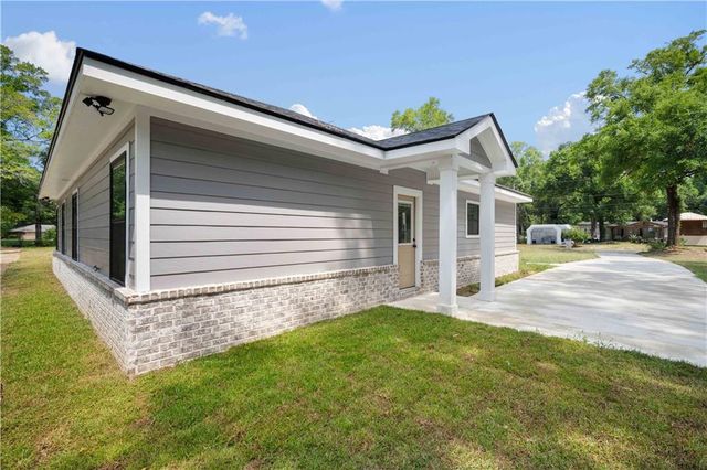9324 Lawshe Avenue, Creola, AL 36525