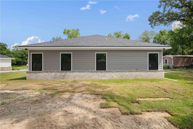 9324 Lawshe Avenue, Creola, AL 36525
