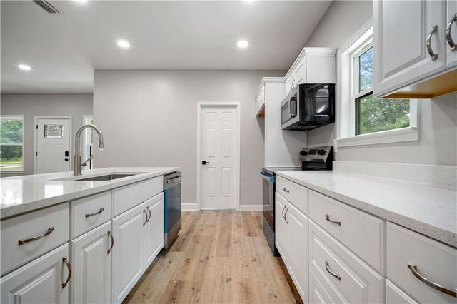 9324 Lawshe Avenue, Creola, AL 36525