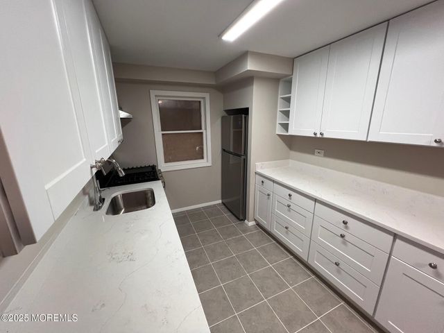 19 Laurel Avenue, Keansburg, NJ 07734