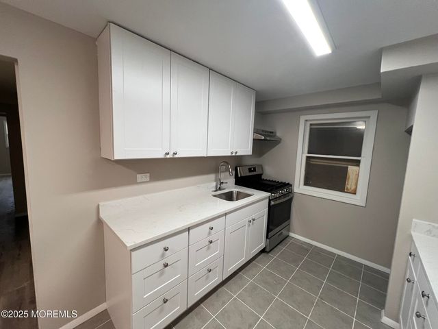 19 Laurel Avenue, Keansburg, NJ 07734