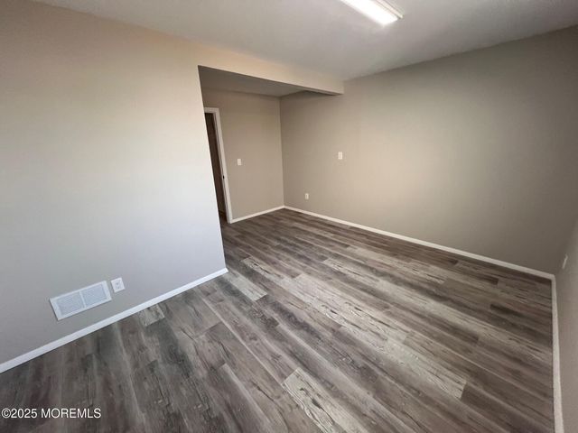 19 Laurel Avenue, Keansburg, NJ 07734