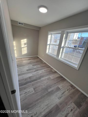 19 Laurel Avenue, Keansburg, NJ 07734