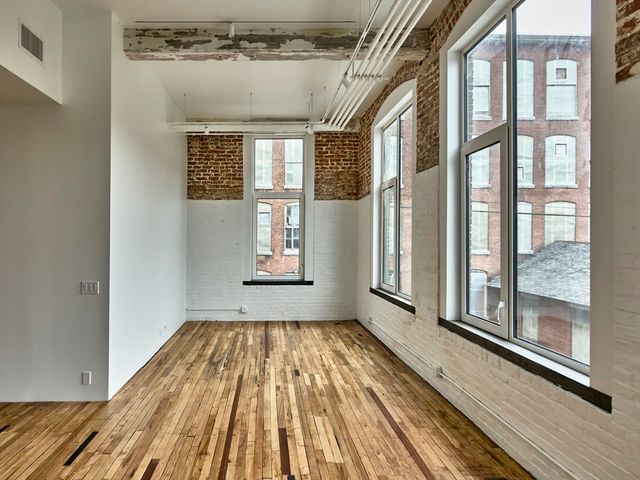 520 State Road 207, North Adams, MA 01247