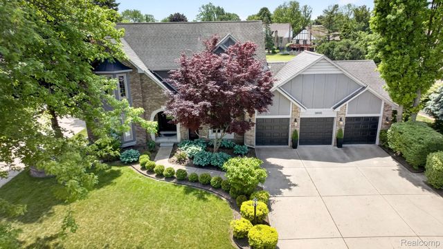38005 River Bend, Farmington Hills, MI 48335