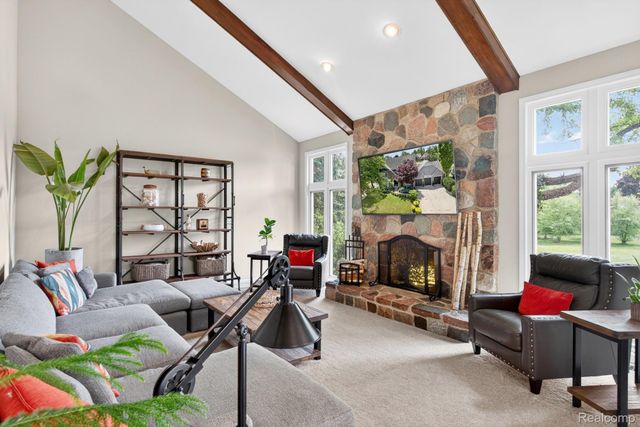 38005 River Bend, Farmington Hills, MI 48335