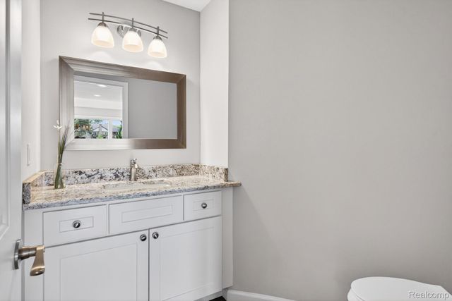 38005 River Bend, Farmington Hills, MI 48335