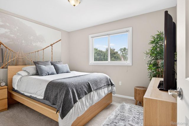 38005 River Bend, Farmington Hills, MI 48335