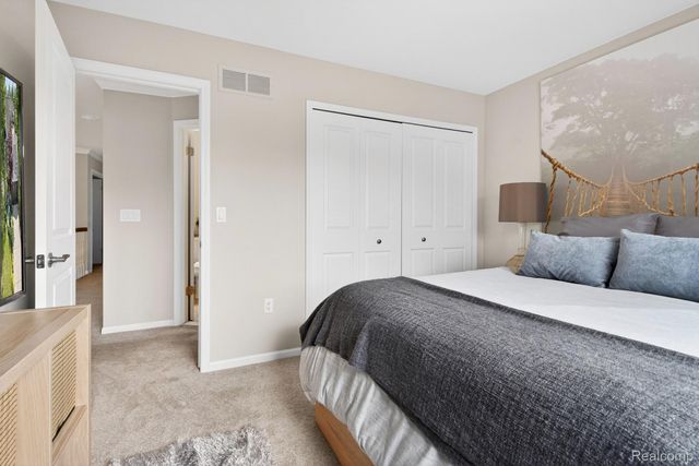 38005 River Bend, Farmington Hills, MI 48335