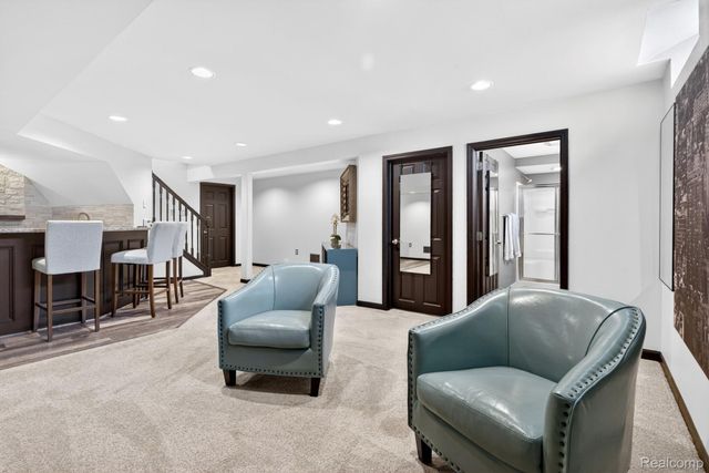 38005 River Bend, Farmington Hills, MI 48335
