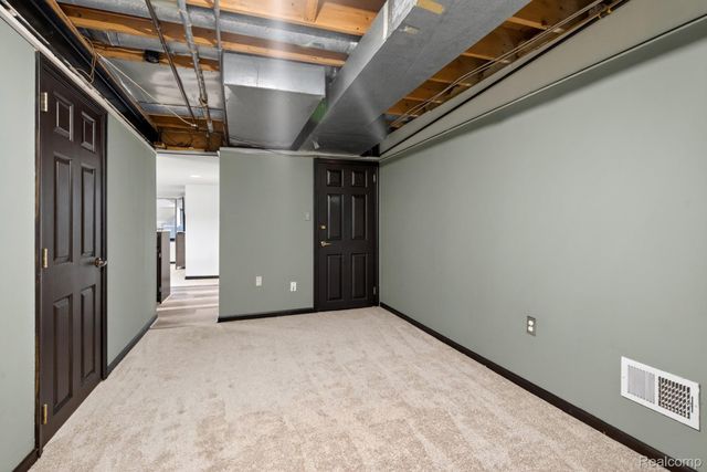 38005 River Bend, Farmington Hills, MI 48335