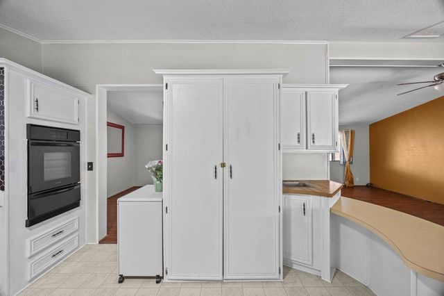 9161 Santa Fe Avenue E 20, Hesperia, CA 92345