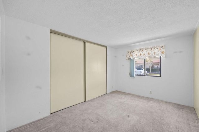 9161 Santa Fe Avenue E 20, Hesperia, CA 92345