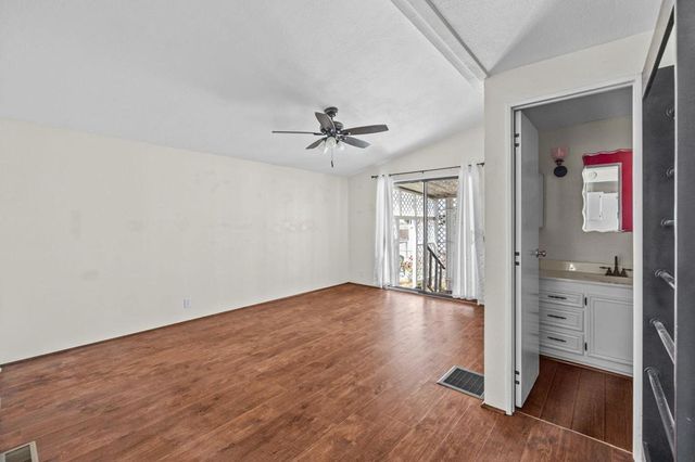 9161 Santa Fe Avenue E 20, Hesperia, CA 92345