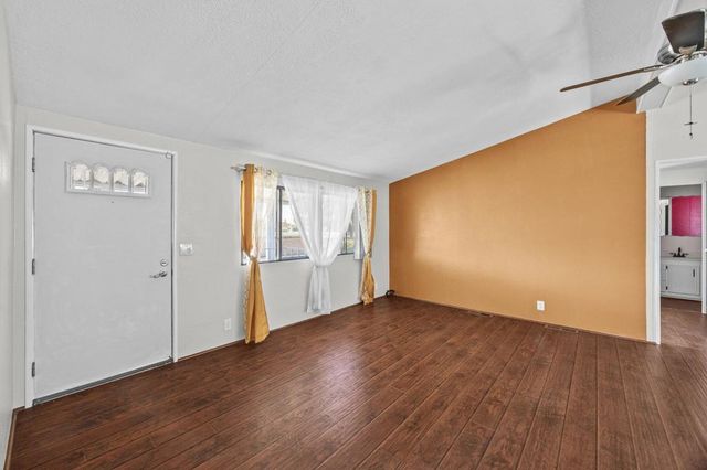 9161 Santa Fe Avenue E 20, Hesperia, CA 92345