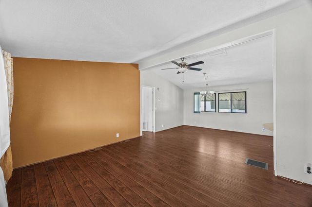 9161 Santa Fe Avenue E 20, Hesperia, CA 92345