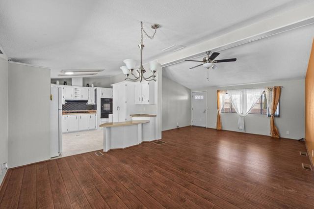 9161 Santa Fe Avenue E 20, Hesperia, CA 92345